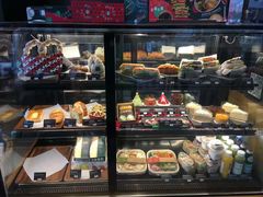 面包甜点陈列柜-星巴克臻选(济南恒隆店)