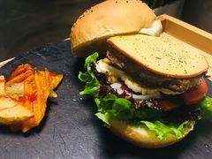 -HIGH FIVE哈福手工汉堡(桂林路店)