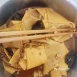 是家很高大上的餐厅。点了很多没吃完，打包了两个菜回来