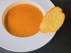 番茄罗勒浓汤配法棍-Supine Bistro溯泮餐厅