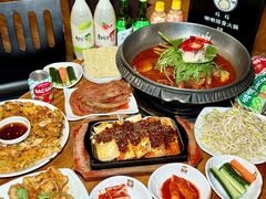 -喇喇排骨火锅·传统韩式脊骨汤(望京西园总店)