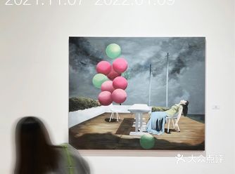 新展派送一次性看三个展️巨出片