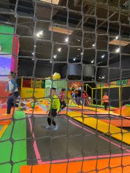 -蹦蹦跳跳(新奥购物中心店)