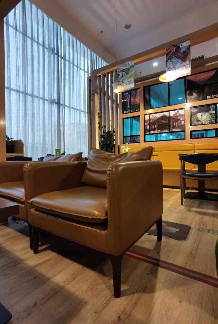 鲸图出行-"成都东站的鲸图出行在检票口a25后面,门."-大众点评移动版