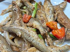 干炸小鱼-芦茨金富饭庄·25年老字号·专做稻草鸡