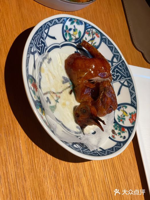 新荣记(西溪湿地店)脆皮乳鸽图片