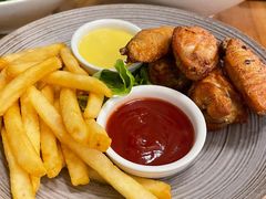 香炸鸡翅配薯条-Money Shops(愚园路店)