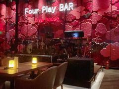 -FOUR PLAY BAR