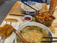 -西部马华清真兰州牛肉面·烧烤夜市(三里河店)