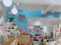-猫的天空之城概念书店(束河店)