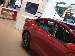 -TESLA 特斯拉(上海太古汇体验店)