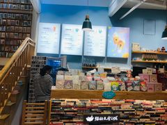 -猫的天空之城概念书店(杭州南宋御街店)