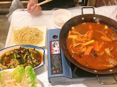 -霄汉牛三鲜湖北砂锅菜(万松园2店)