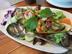 -Chom Cafe and Restaurant