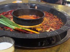 -黄潇洒老火锅(九眼桥宏济巷店)