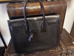 -小飞侠奢侈品回收 寄卖 养护(宝山宝龙广场店)