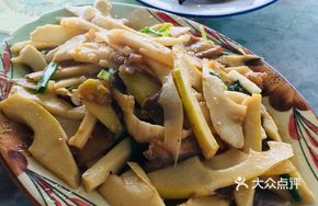 Pork and Bamboo Shoot Stir-Fry