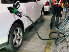 -冠德石油威程加油站