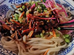 -亿诣蝎府炸酱面羊蝎子火锅(酷车小镇店)
