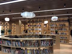 -漕河泾街道图书馆(漕河泾社区文化活动中心店)