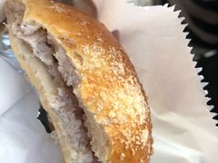 蓝莓芝士包-老佛爷饼店