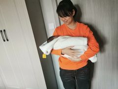 -爱的果实月嫂育婴师(世纪东方店)