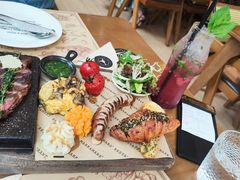 -Mark&Mars Restaurant