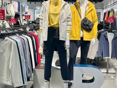 -百年港湾奥特莱斯(香炉礁店)