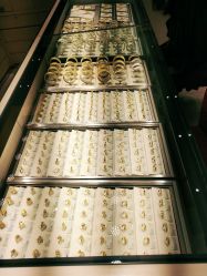 -周大福CHOW TAI FOOK(解放路天鸿小食代店)