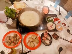 -鲜入围煮花胶鸡海鲜火锅