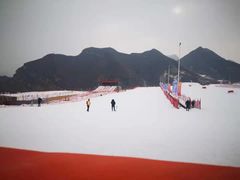 -荣盛康旅野三坡滑雪场