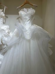 点击看大图 -拉瑞娜LaReine婚纱礼服高级定制