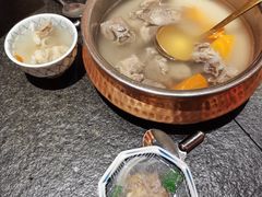 滩羊手抓肉-丝路金桃·新疆菜(徐汇店)