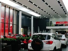 -上海华裕比亚迪4S店