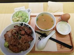 劲头满满松阪猪-熊吞·大碗丼烧肉饭(济宁万达广场店)