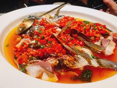老坛剁椒蒸鲜活鱼头-遇见湘·地道湖南菜(洛溪店)