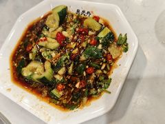 -鲁员外地锅鸡地锅鱼(古墩路店)