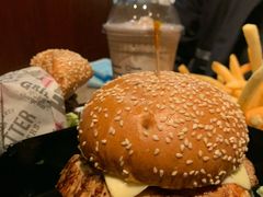-The Habit Burger Grill 哈比特汉堡(复兴soho店)