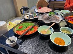 -围炉肉舍•炭烤活鳗•丹东海鲜烤肉(步行街店)