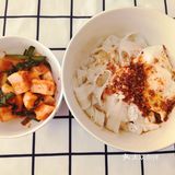 盐，油热了以后浇上去就好了