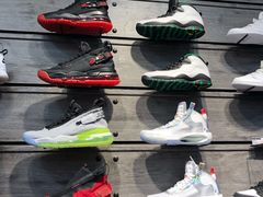 -ABC MART(心斎橋店)