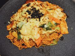 芝士拉面炒年糕-博欧姆新派韩国料理·炸鸡(艾尚店)