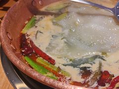 -洱火云南酸菜牛肉火锅(石景山当代商城店)