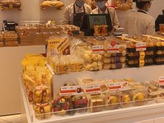 面包甜点陈列柜-嘉华饼屋JOY BAKERY(南屏街店)