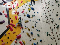 -问山MountQuest攀岩馆