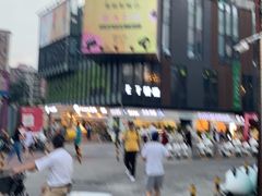 -江燕路万科里