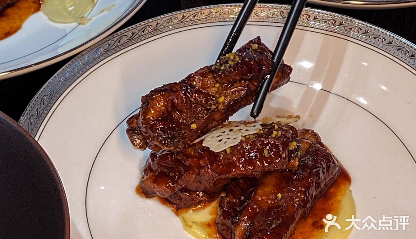 广州！在广州！！吃到了很酥香的盐焗鸡蛋挞