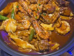 -徐记小怪兽肉蟹煲店(哈西万达金街店)