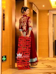 点击看大图 -艾拉·女王婚纱礼服馆
