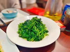 清炒地瓜叶-魏铭鱼头捞饭(晋阳路店)